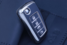 Чохол Nissan чорний з золотом