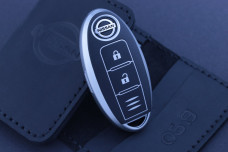 Чохол Nissan чорний матовий