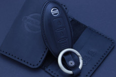 Чохол Nissan чорний шкіра 