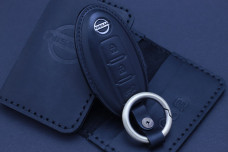 Чохол Nissan чорний шкіра