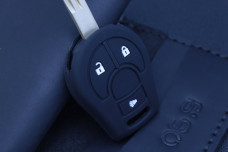 Чохол Nissan чорний силікон