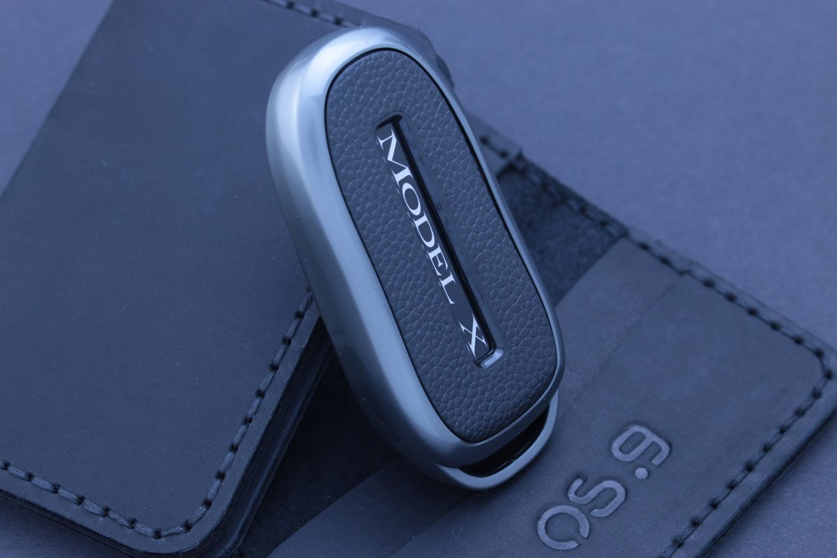 Чохол Tesla срібло фактура шкіри