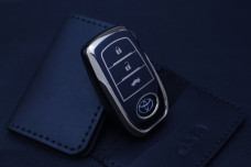 Чохол Toyota чорний з золотом