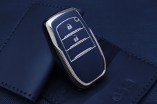 Чохол Toyota чорний з золотом