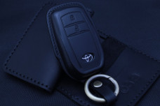 Чохол Toyota чорний шкіра