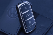 Чохол VW чорний з золотом