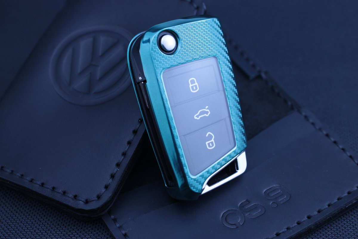 Чохол VW carbon зелений універсальний